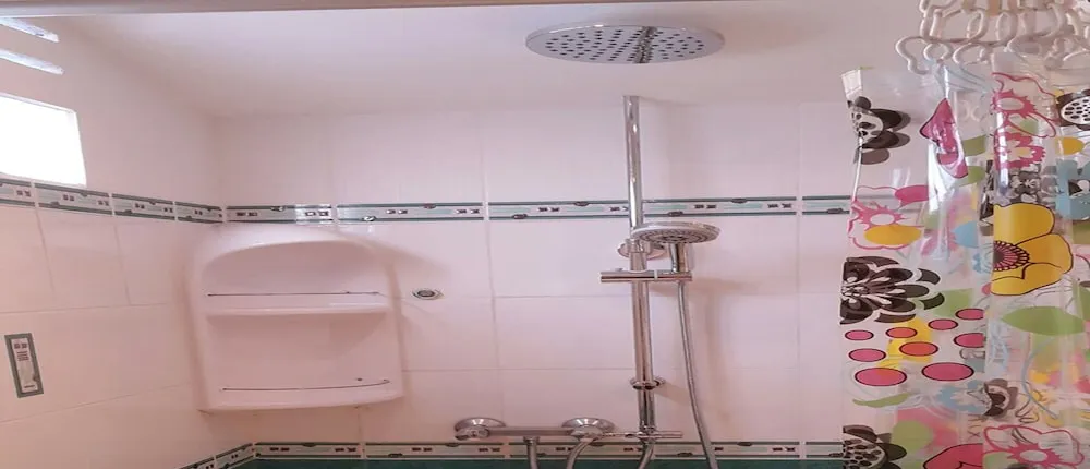 Richman Poorman Guesthouse