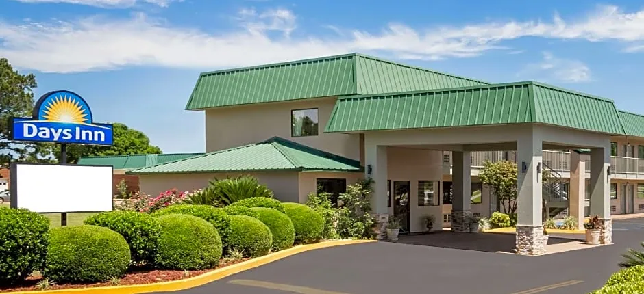 Days Inn by Wyndham Blakely