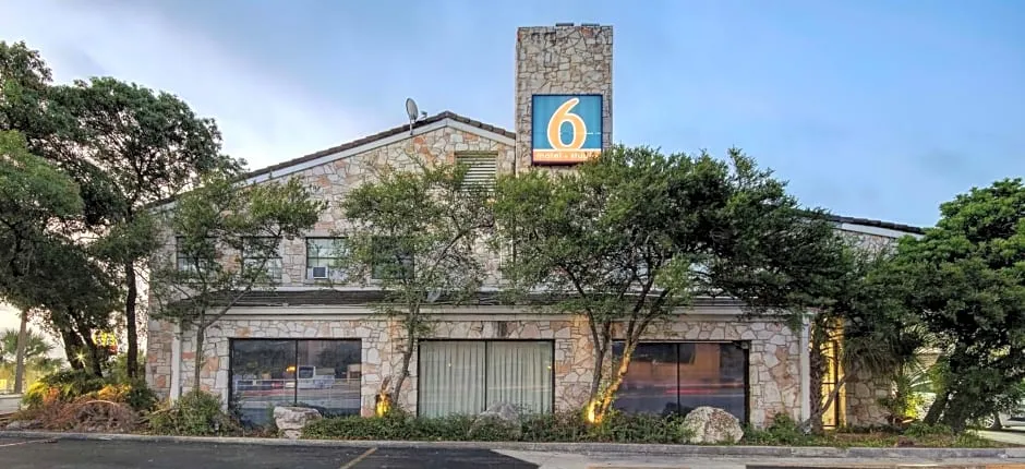 Motel 6-San Antonio, TX - Northwest Medical Center