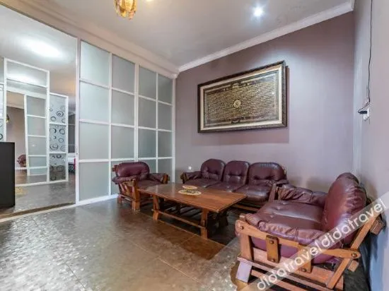 RedDoorz Syariah near RRI Malang