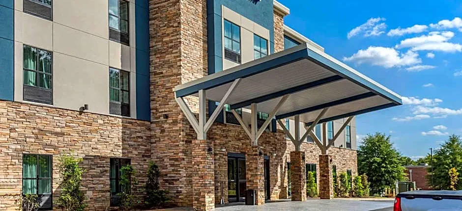 Comfort Inn & Suites