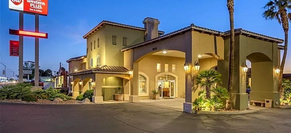 Best Western Plus A Wayfarer's Inn & Suites