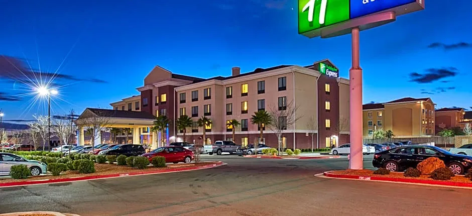 Holiday Inn Express & Suites El Paso Airport By IHG