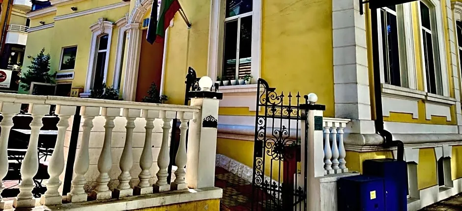 City House Family Hotel & Restaurant