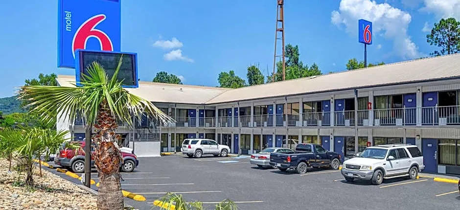 Motel 6-Dalton, GA