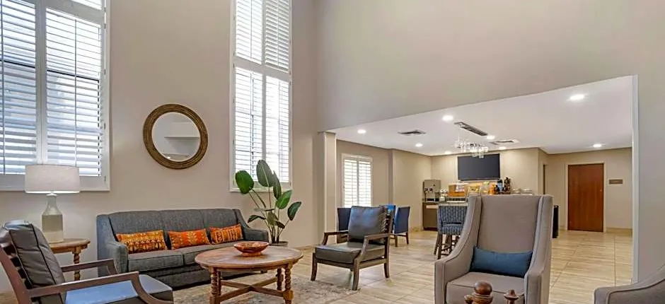 Comfort Suites near Birkdale Village - Huntersville
