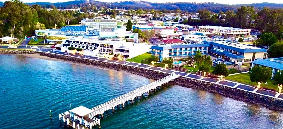 Zorba Waterfront Motel
