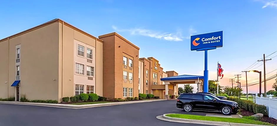 Comfort Inn & Suites Allen Park - Dearborn