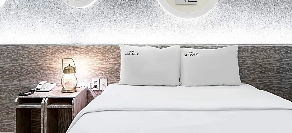 Hotel M story