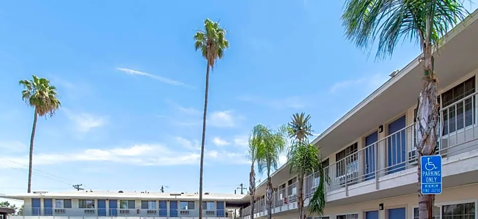 Motel 6 Bakersfield