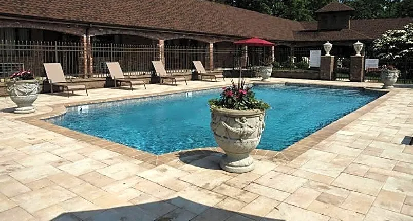 Chalet Inn & Suites