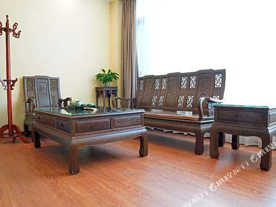 Baoshan Jiahu Hotel