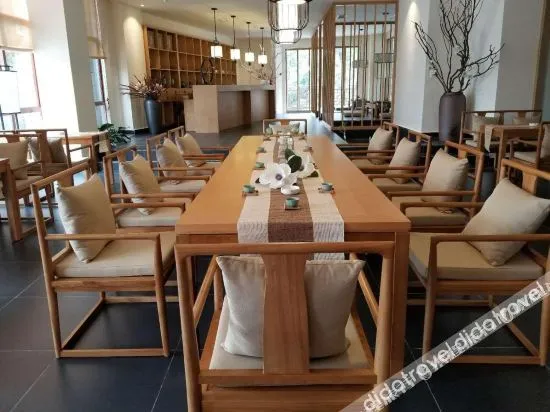 Yin Jiang Town Hotel