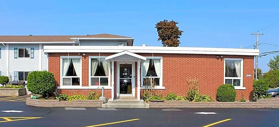 Super 8 by Wyndham Pembroke