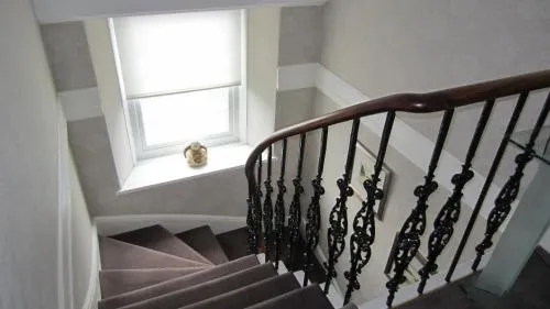 Kew House and Apartments