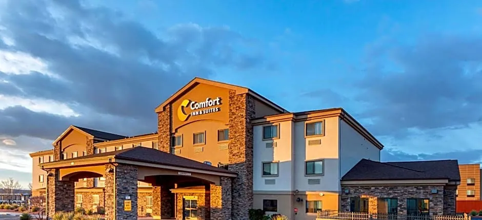 Comfort Inn & Suites Page at Lake Powell