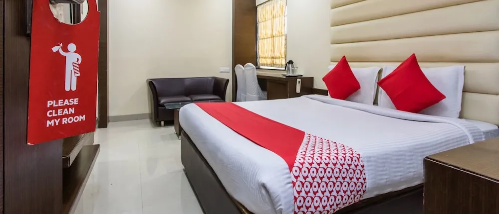 OYO 24253 Hotel Avirat Inn