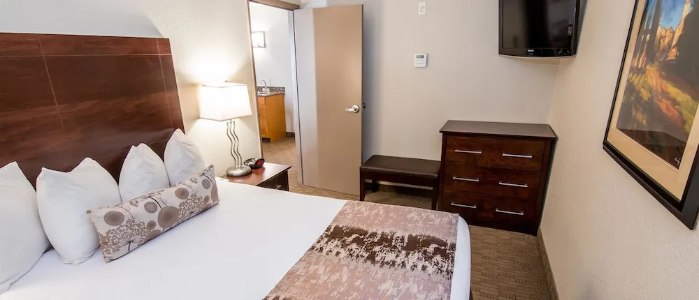 BW PLUS PEMBINA INN AND SUITES