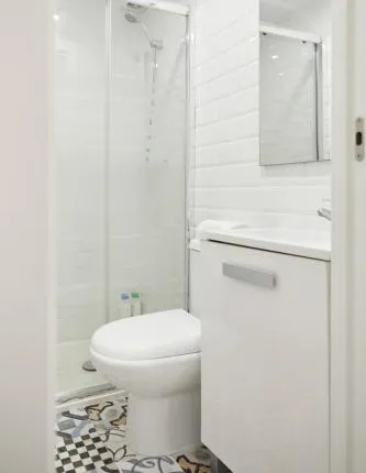 LEEWAYS APARTMENT in DIVINO PASTOR
