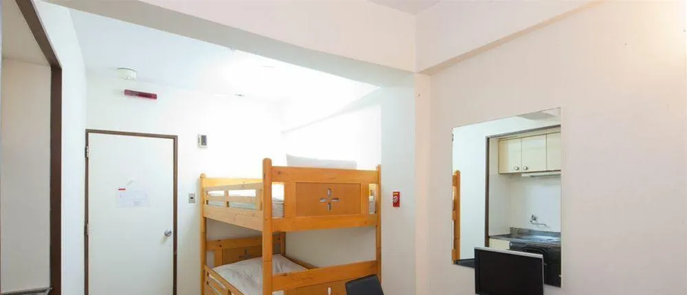 FOR LEAVES INN NAGAI