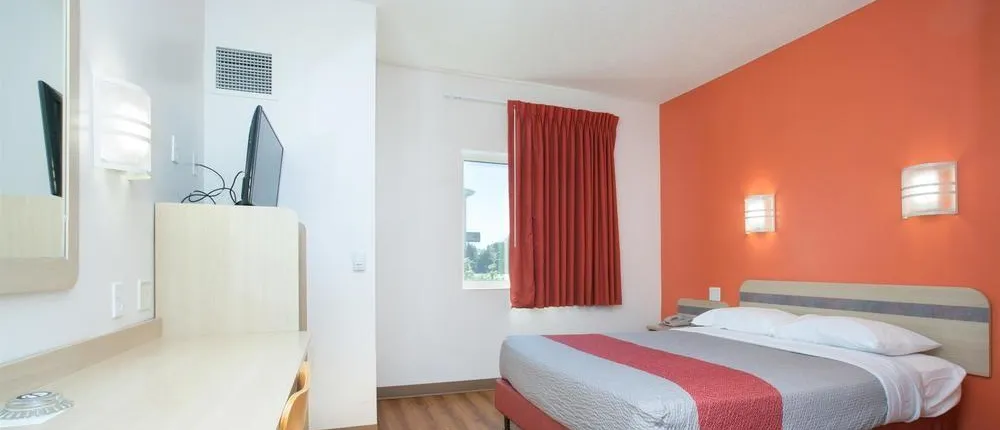 Motel 6-Brooklyn Center, MN - Minneapolis