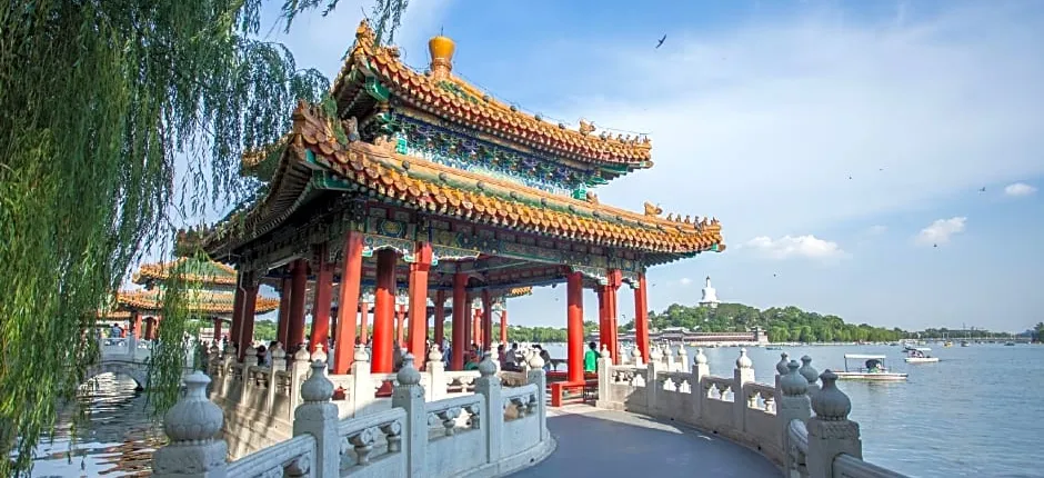 Super 8 Plus Hotel (Beijing Tiananmen Square Qianmen Pedestrian Street)