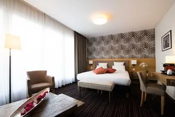 Brit Hotel Lodge