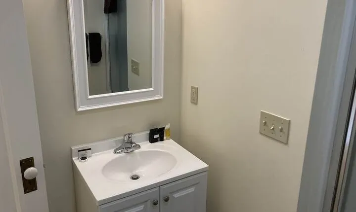 Tawsty Flower Haines Suites