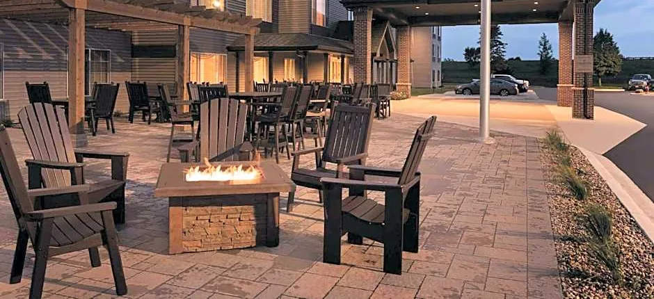 Country Inn & Suites by Radisson, Mankato Hotel and Conference Center, MN