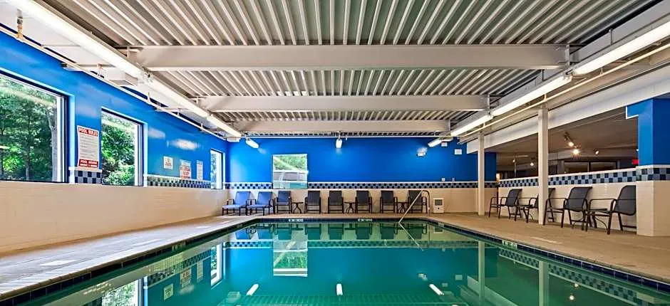 Baymont Inn & Suites by Wyndham Groton-Mystic