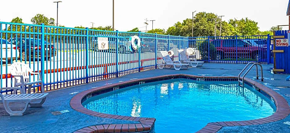 OYO Hotel Irving DFW Airport South