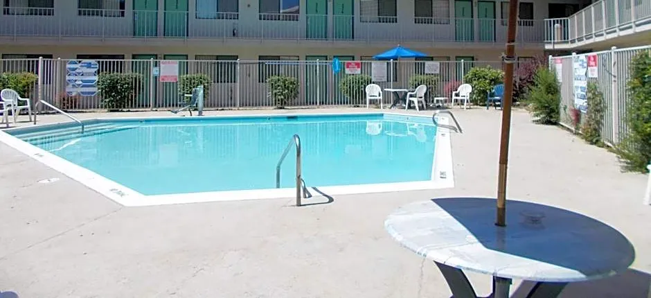 Motel 6-Reno, NV - Livestock Events Center