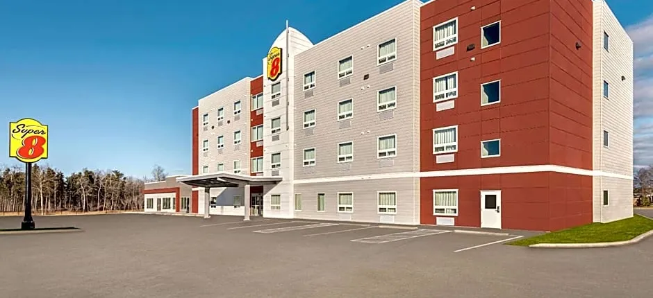 Super 8 by Wyndham Thompson