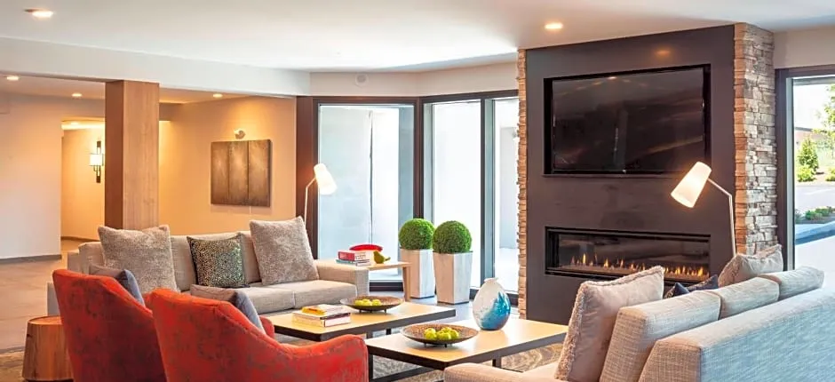 Fairfield by Marriott Inn & Suites Providence Airport Warwick