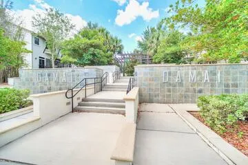 4BR Townhome in Damai Resort With Netflix