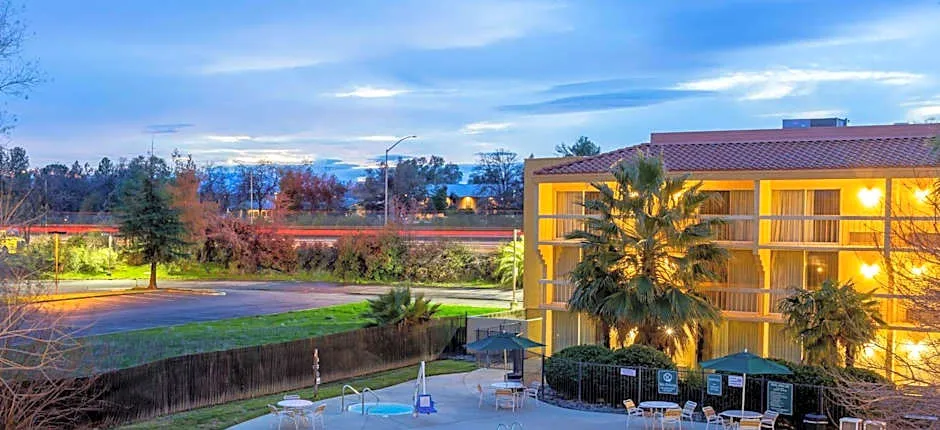 La Quinta Inn & Suites by Wyndham Redding