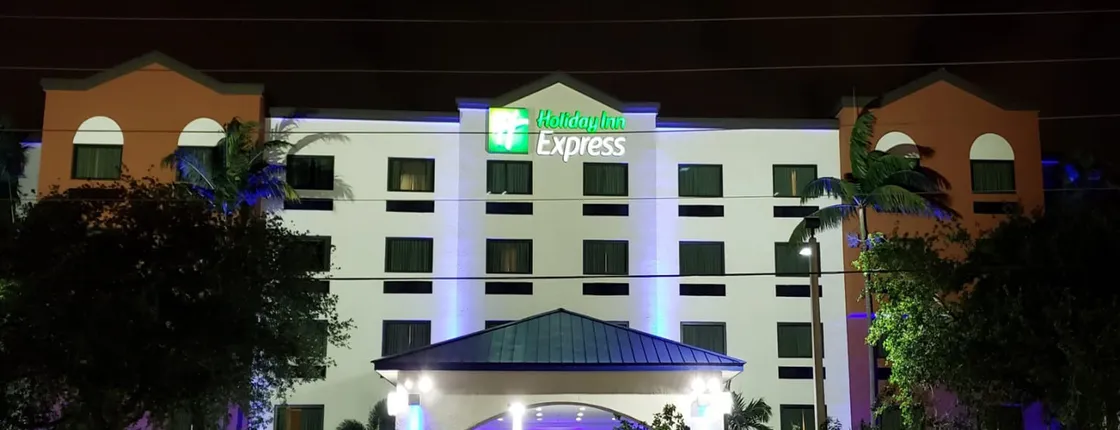 Holiday Inn Exp Stes Airport W