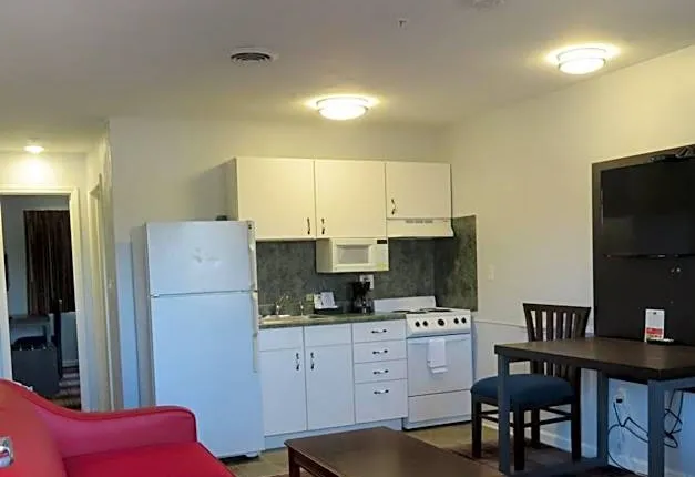 Luxbury Inn & Suites