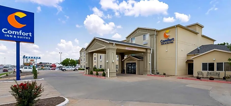Comfort Inn & Suites Ponca City near Marland Mansion