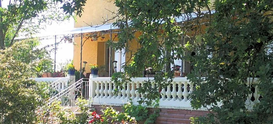 La Maison Jaune
