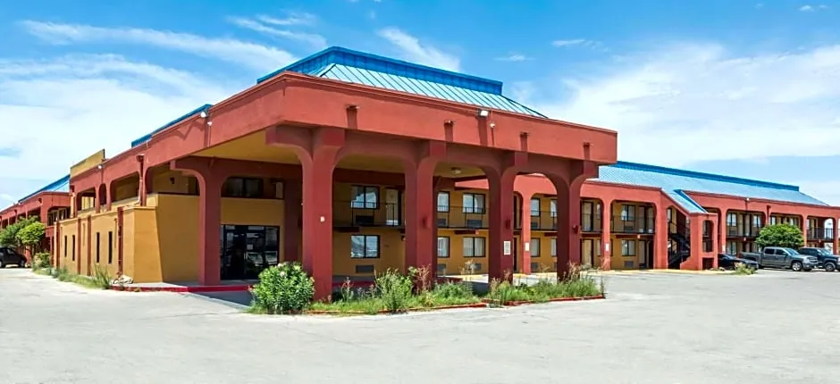 Days Inn by Wyndham Midland