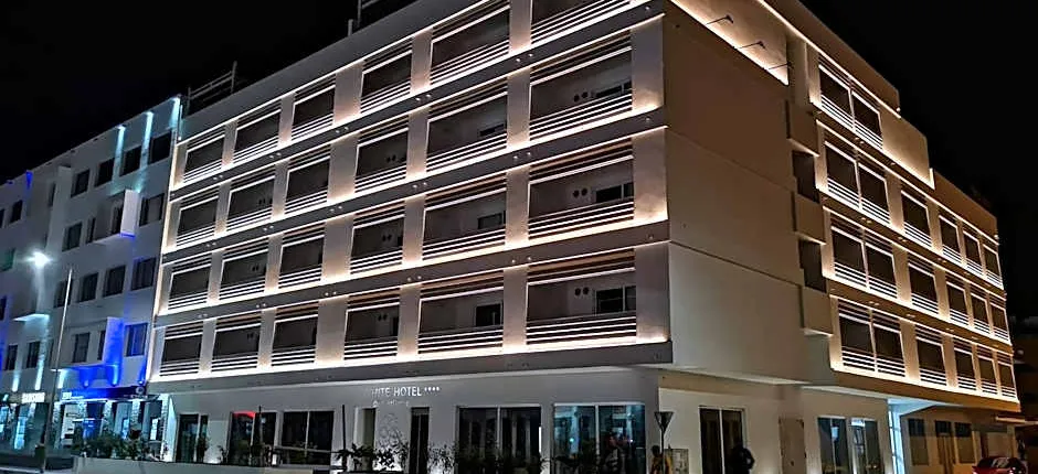 Oasis White Hotel
