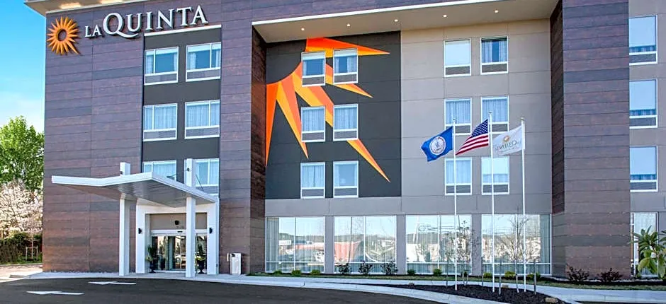 La Quinta Inn & Suites by Wyndham Manassas VA-Dulles Airport