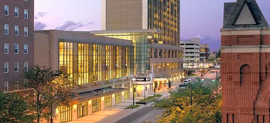 DoubleTree By Hilton Cedar Rapids Convention Complex