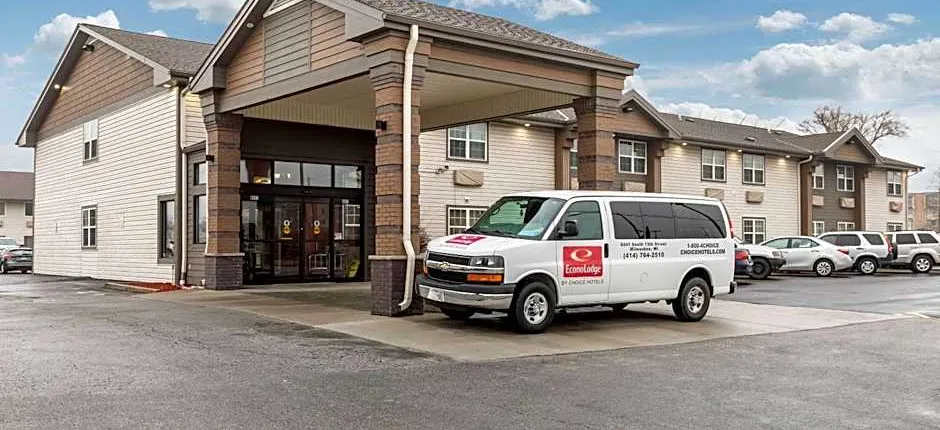 Econo Lodge Airport - Milwaukee