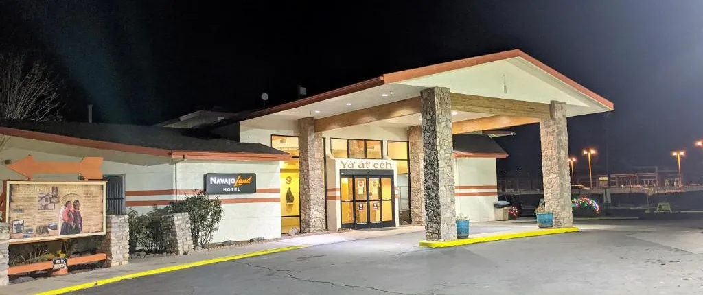 Navajoland Hotel Of Tuba City
