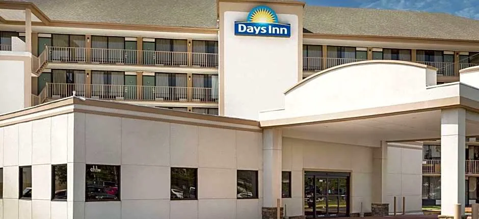 Days Inn by Wyndham Columbus-North Fort Moore
