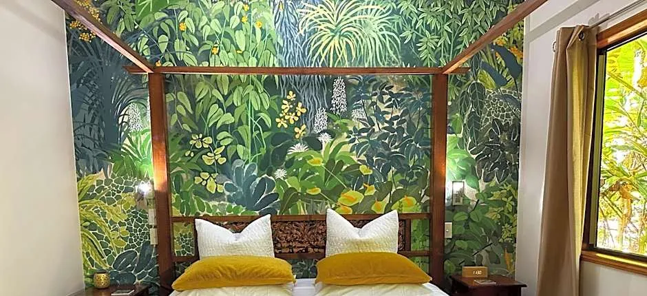 Crater Lakes Rainforest Cottages