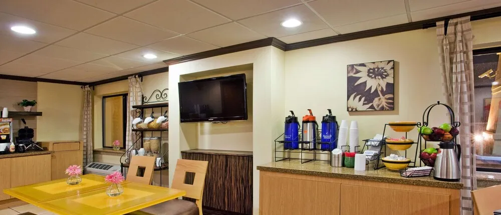 La Quinta Inn & Suites Savannah Southside