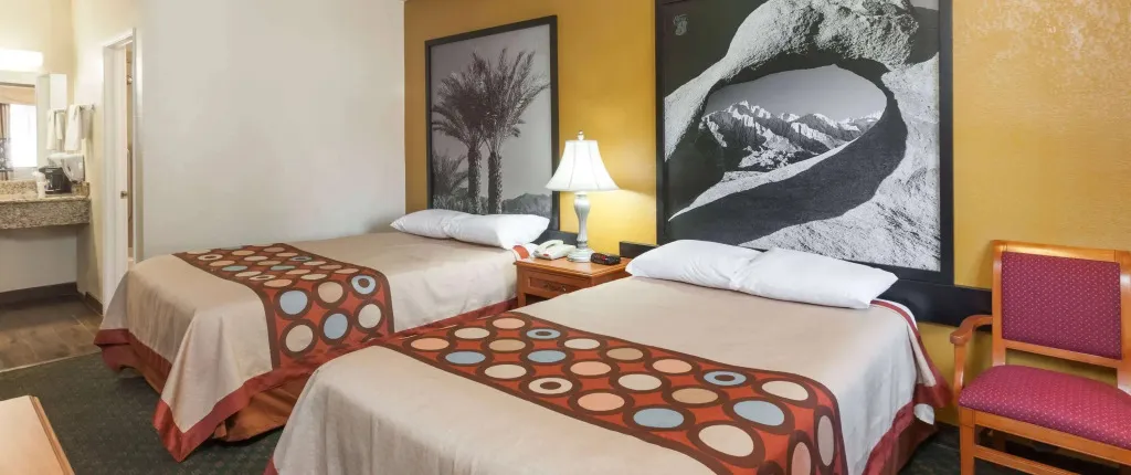 Super 8 by Wyndham Bakersfield South CA